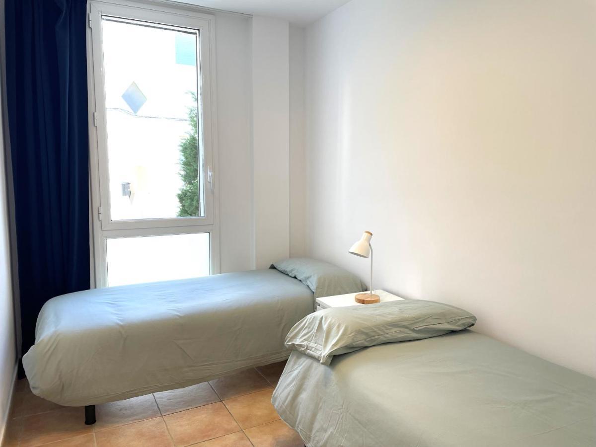 Traire - Apartamento Luminoso Cerca Del Centro กาดาเกส ภายนอก รูปภาพ