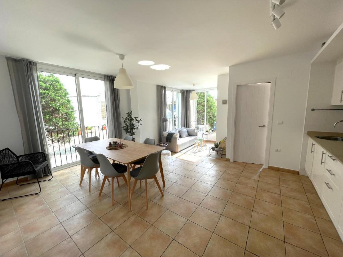 Traire - Apartamento Luminoso Cerca Del Centro กาดาเกส ภายนอก รูปภาพ